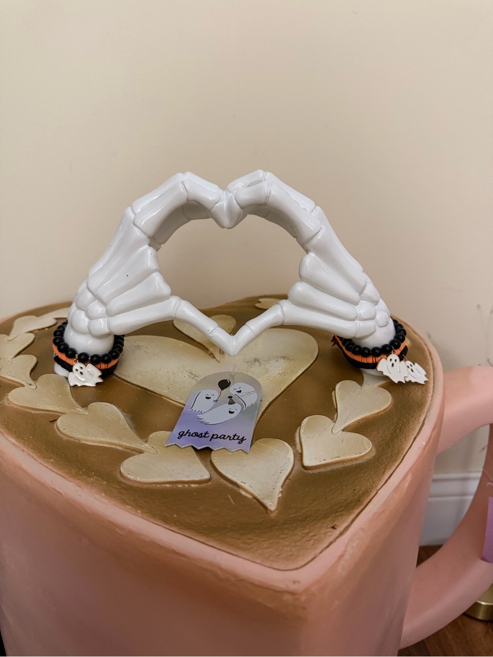 Ghost Party Halloween Resin Skeleton Heart Hands with Beaded Bracelets